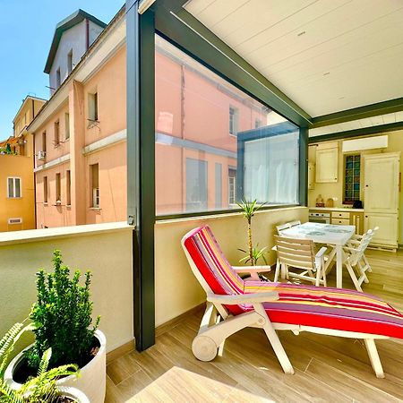 Pescara Centro Silenzioso E Confortevole Con Terrazzo Bioclimatico A 2 Minuti Dal Mare Екстериор снимка
