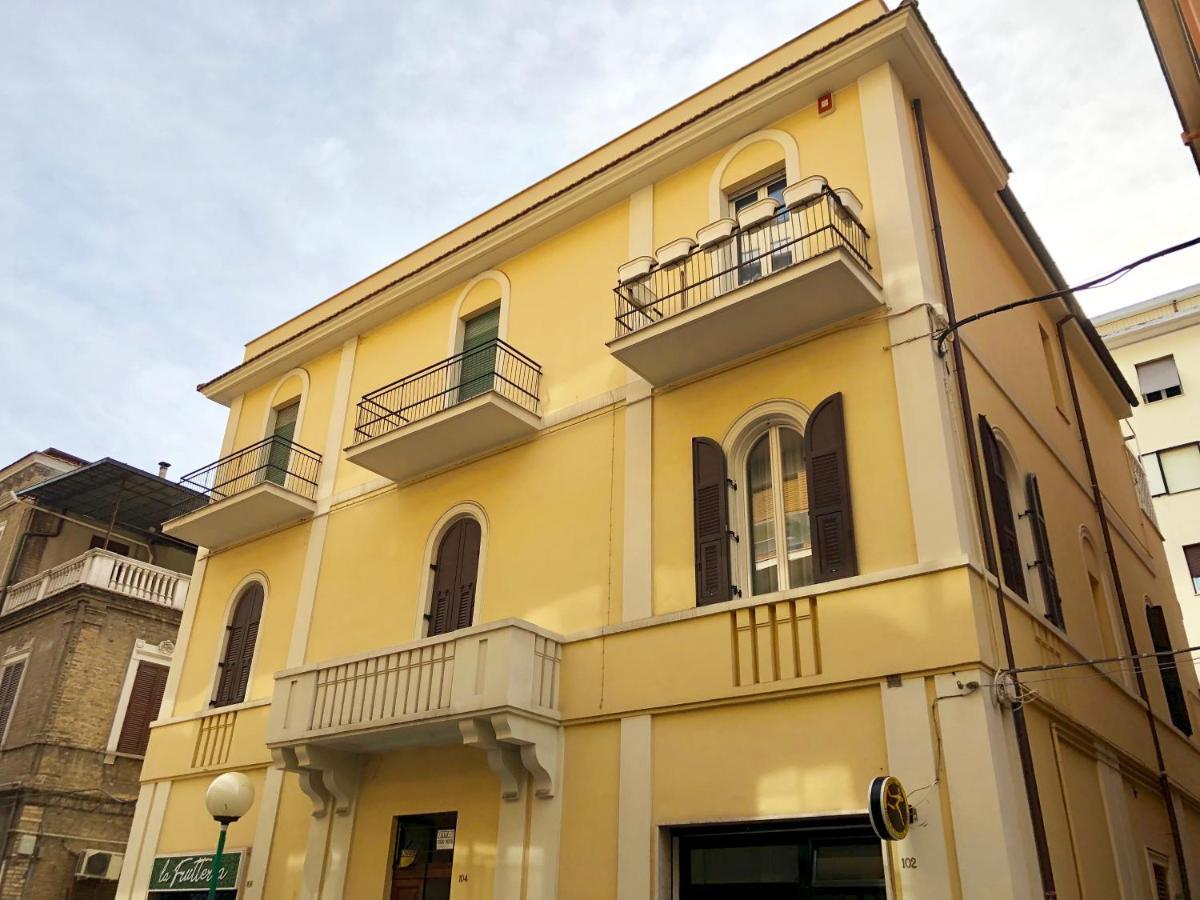 Pescara Centro Silenzioso E Confortevole Con Terrazzo Bioclimatico A 2 Minuti Dal Mare Екстериор снимка